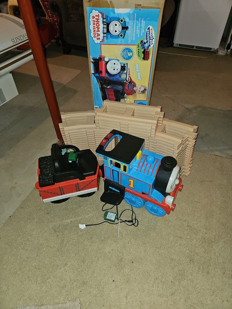 Peg-Perego Ride On Thomas The Train