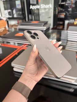 Apple iPhone 15 Pro Max 256GB! Unlocked to any company! 90 day warranty! We offer financing!