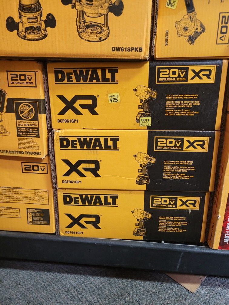 DEWALT 1/2" HIGH TORQUE IMPACT WRENCH WITH HOG RING ANVIL KIT