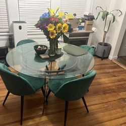 Round Glass Dining Table 