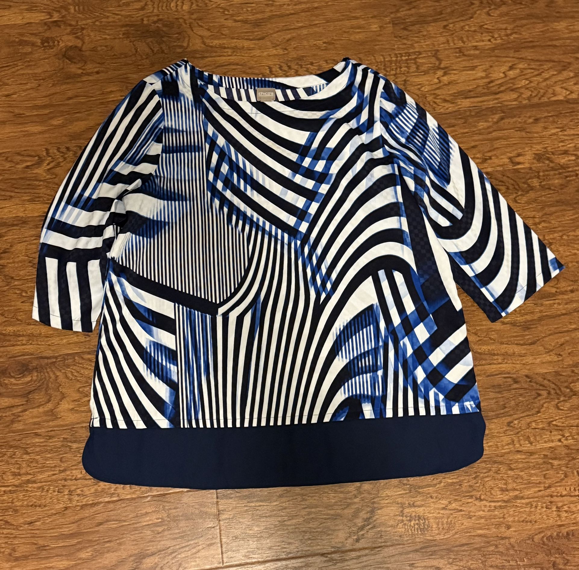 Chicos Women’s Geometric Designed Top
