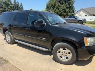 2012 Chevrolet Suburban  LT