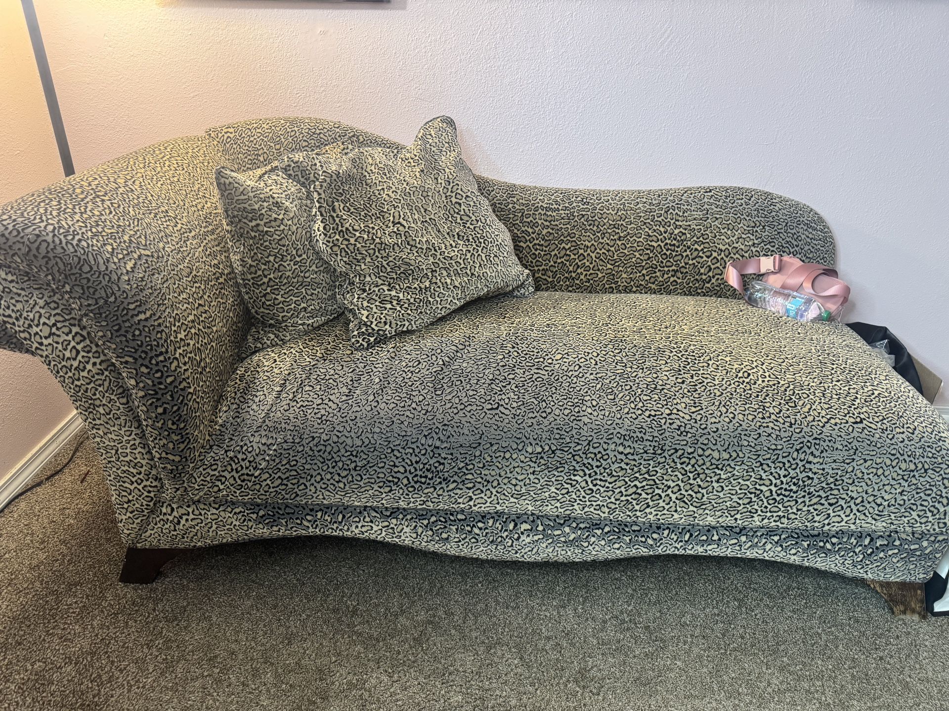Free chaise