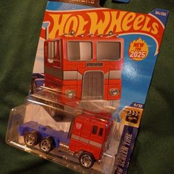 Optimus Prime Hot Wheels Transformers 