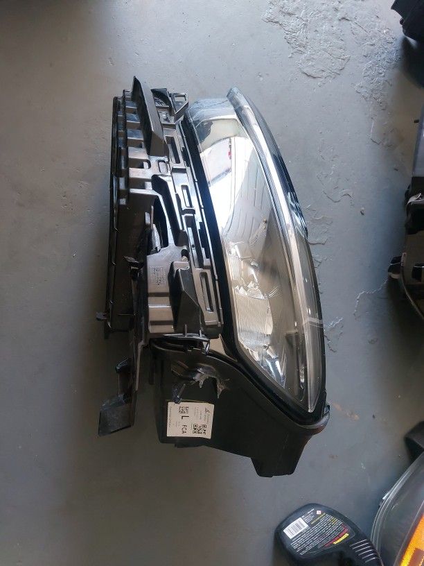 2024 JEEP GRAND CHEROKEE LEFT HEADLIGHT