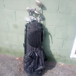 Golf Clubs In Bag And Balls $75 And Got 30 More Bags Three More Bags Of Balls And Clubs 