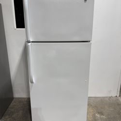 GE White Fridge 
