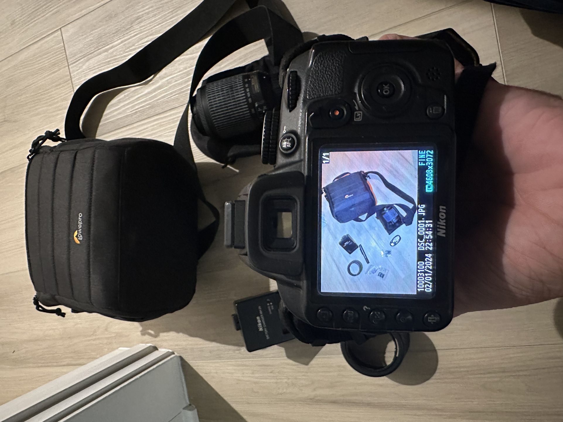 Selling Nikon D3100 55 200mm Lens +benro Tripod