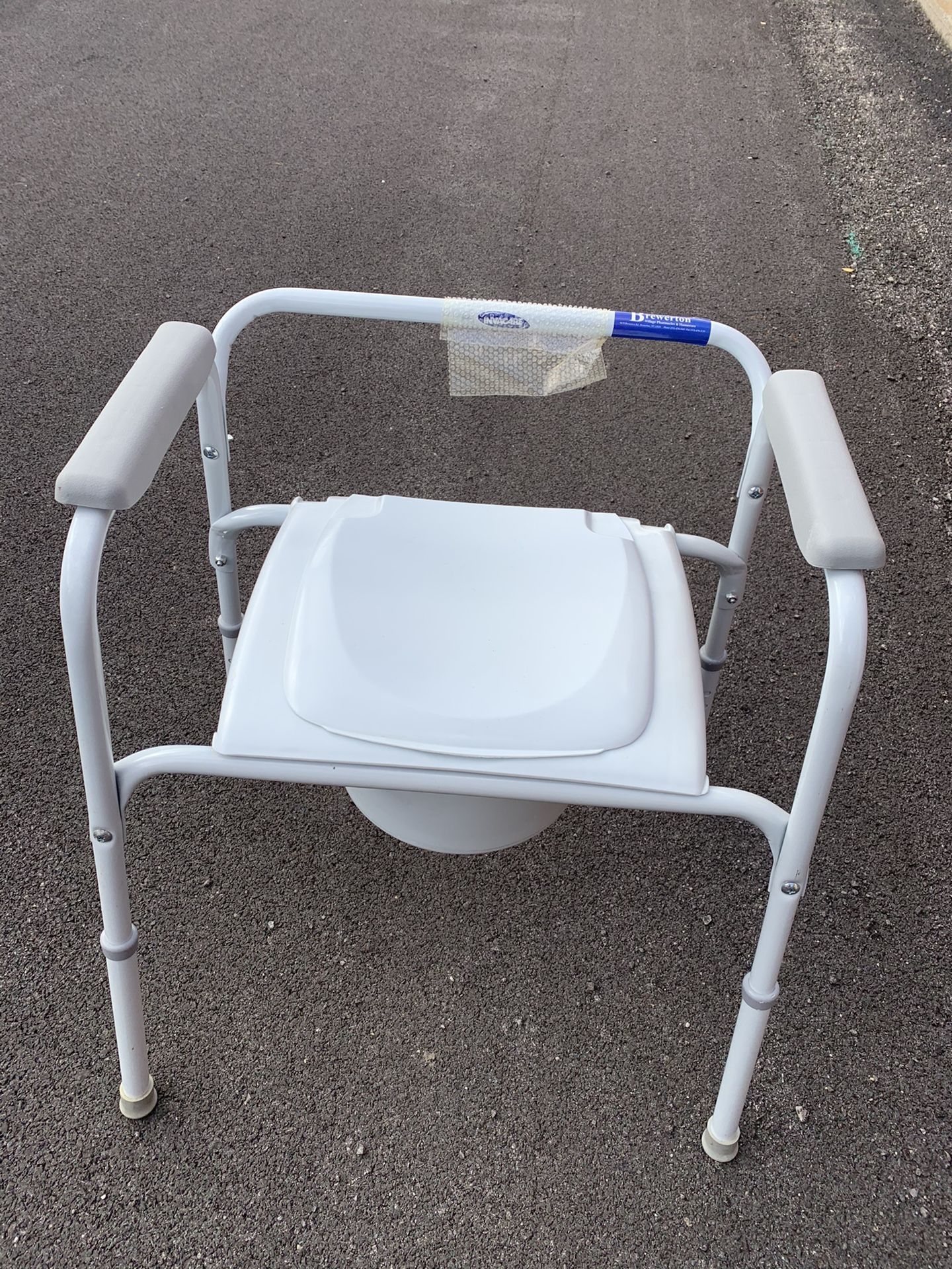 Commode - Like new-barely used