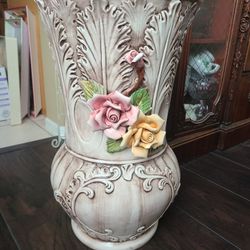 Capodamonte  Vase