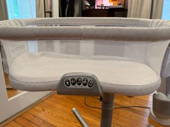Halo bassinet swivel sleeper