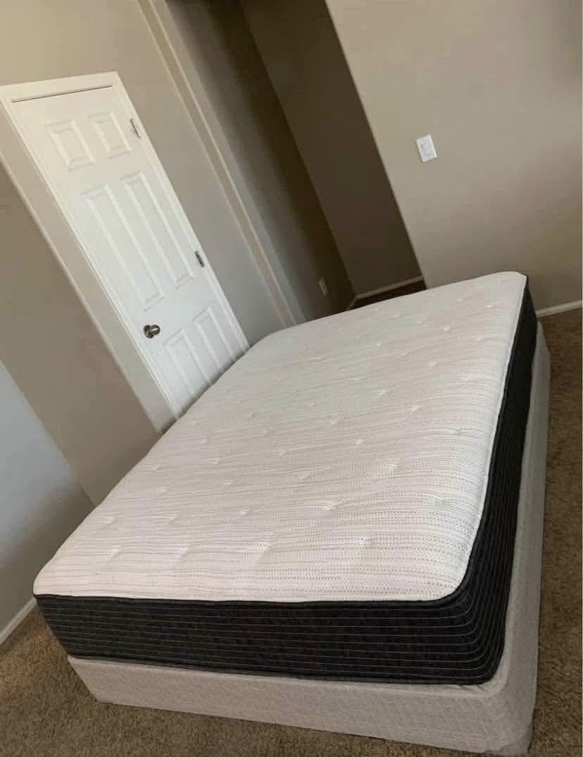 QUEEN SOFT MATTRESS AND FREE BOX SPRING