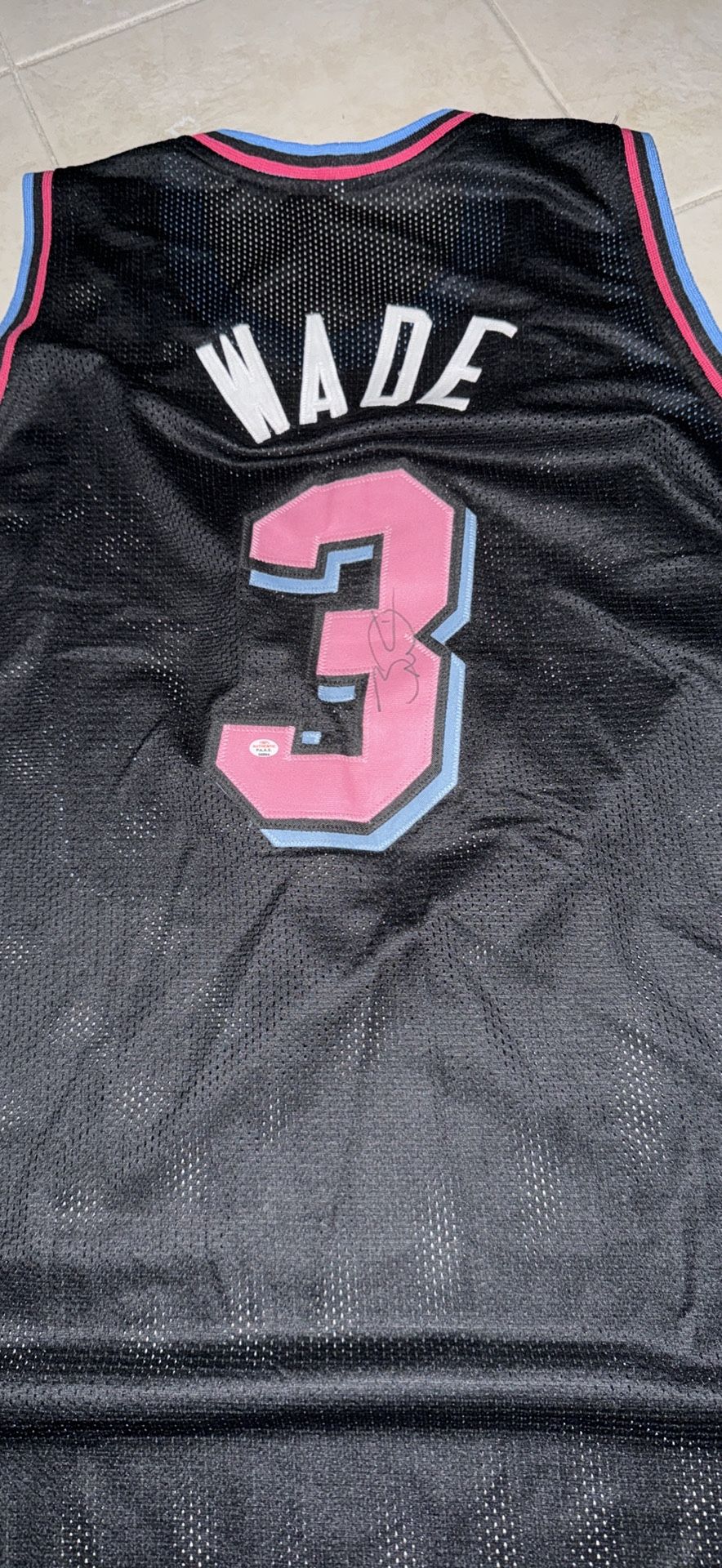Dwayne Wade Signed Jersey 
