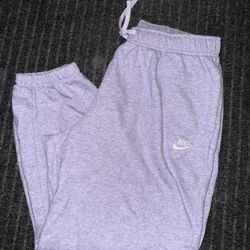 WOMENS LARGE NIKE SWEAT PANTS 