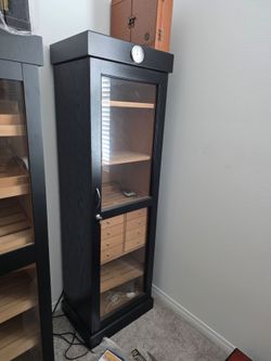 Cigar humidors