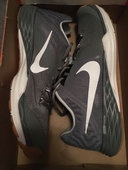 Nike shoes new size 10