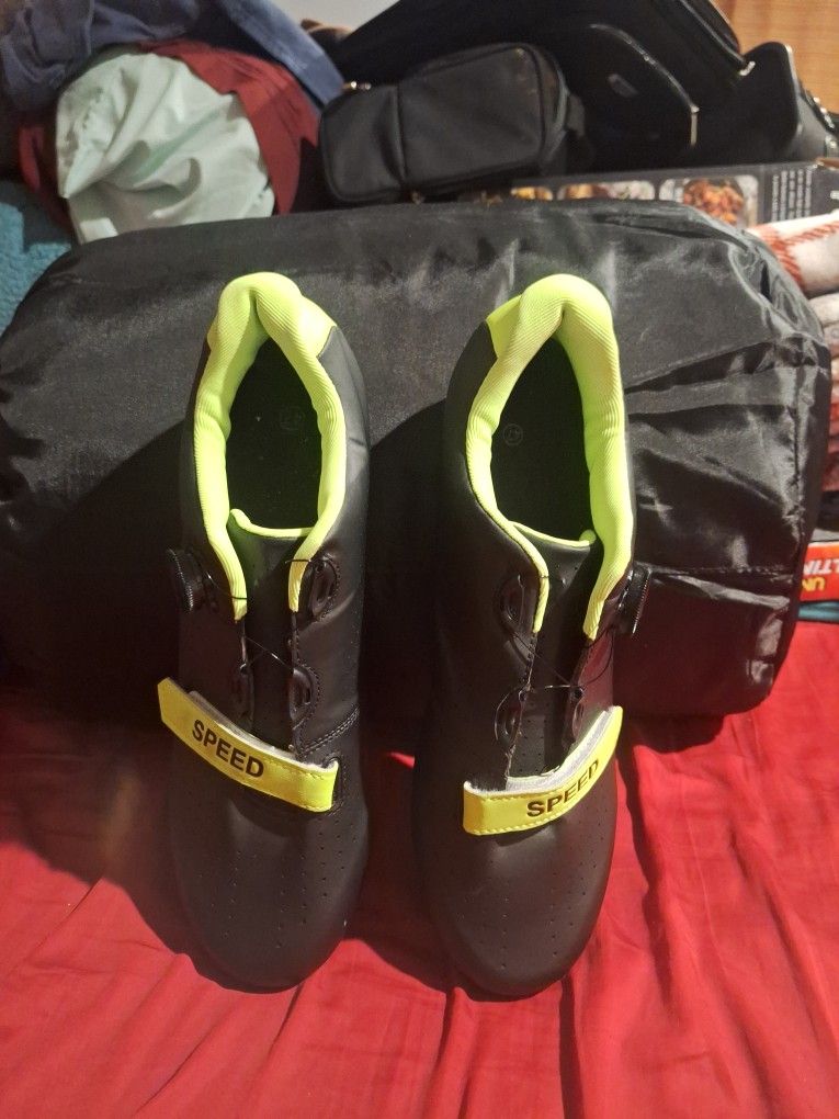 Brand NewSpeed Men's Cycling Shoes Size 46 - Black & Neon Green (new without box)