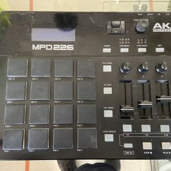 Akai MPC 226