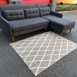 Sectional Couch!! West Elm !! Delivery Available 🚚!! Dimensions: 91” Length x 35” Height x 38” Depth ( 62”Depth Chaise) 