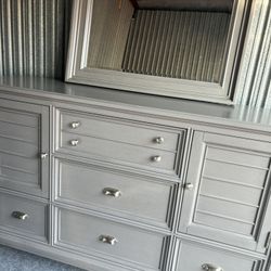 Dresser With Mirror -  Rooms To Go 