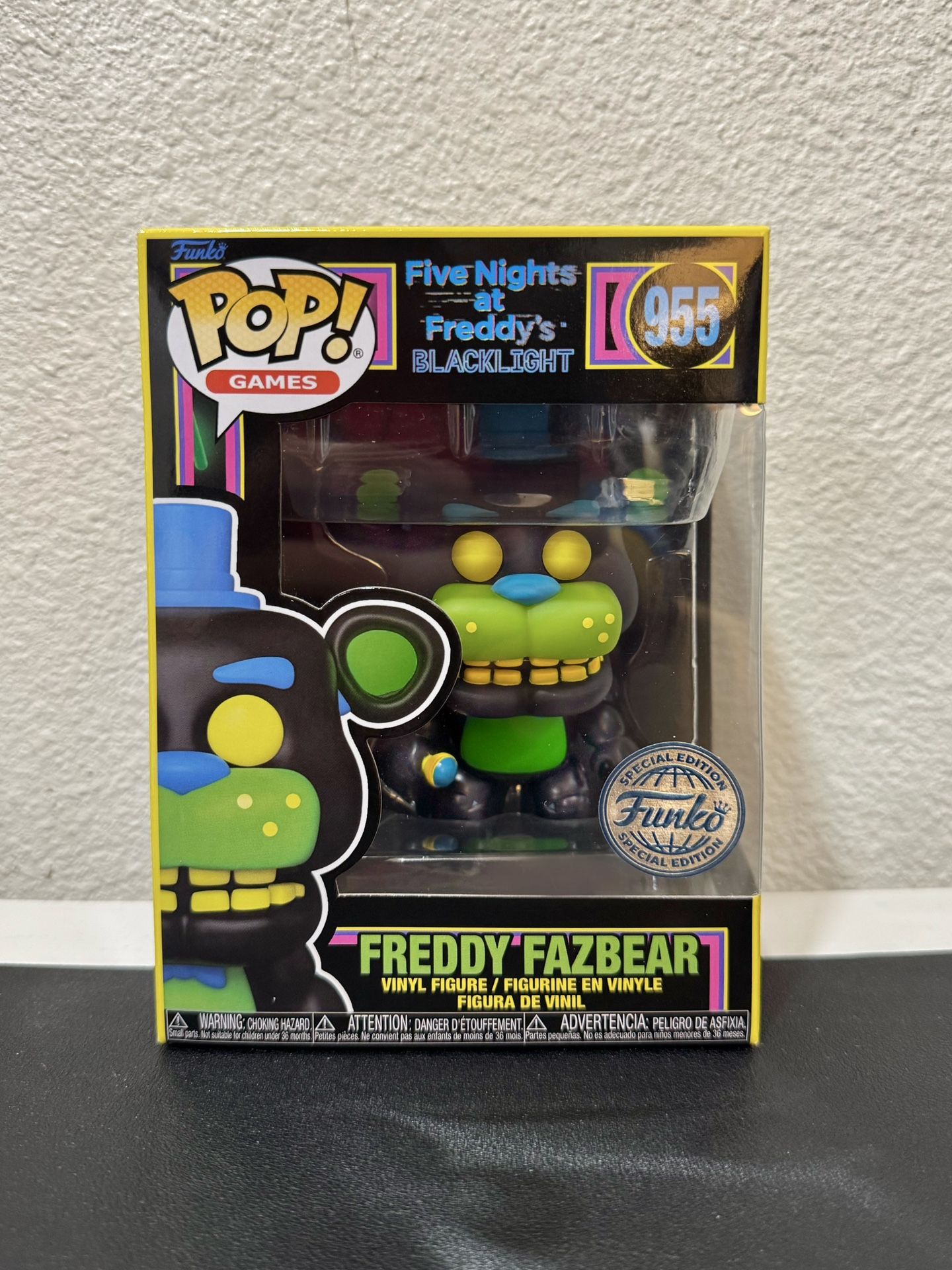 Five Nights At Freddy’s Blacklight edition: Freddy Fazbear funko pop Horror like new!! Special Edition