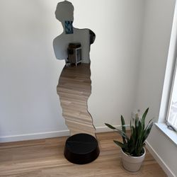 Venus de Milo Mirror