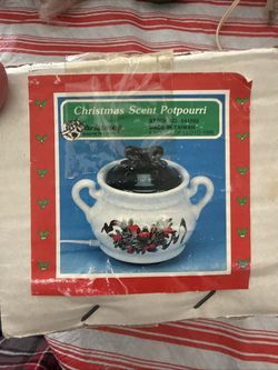 Vintage 1990 House of Lloyd Electric Christmas Potpourri Warmer