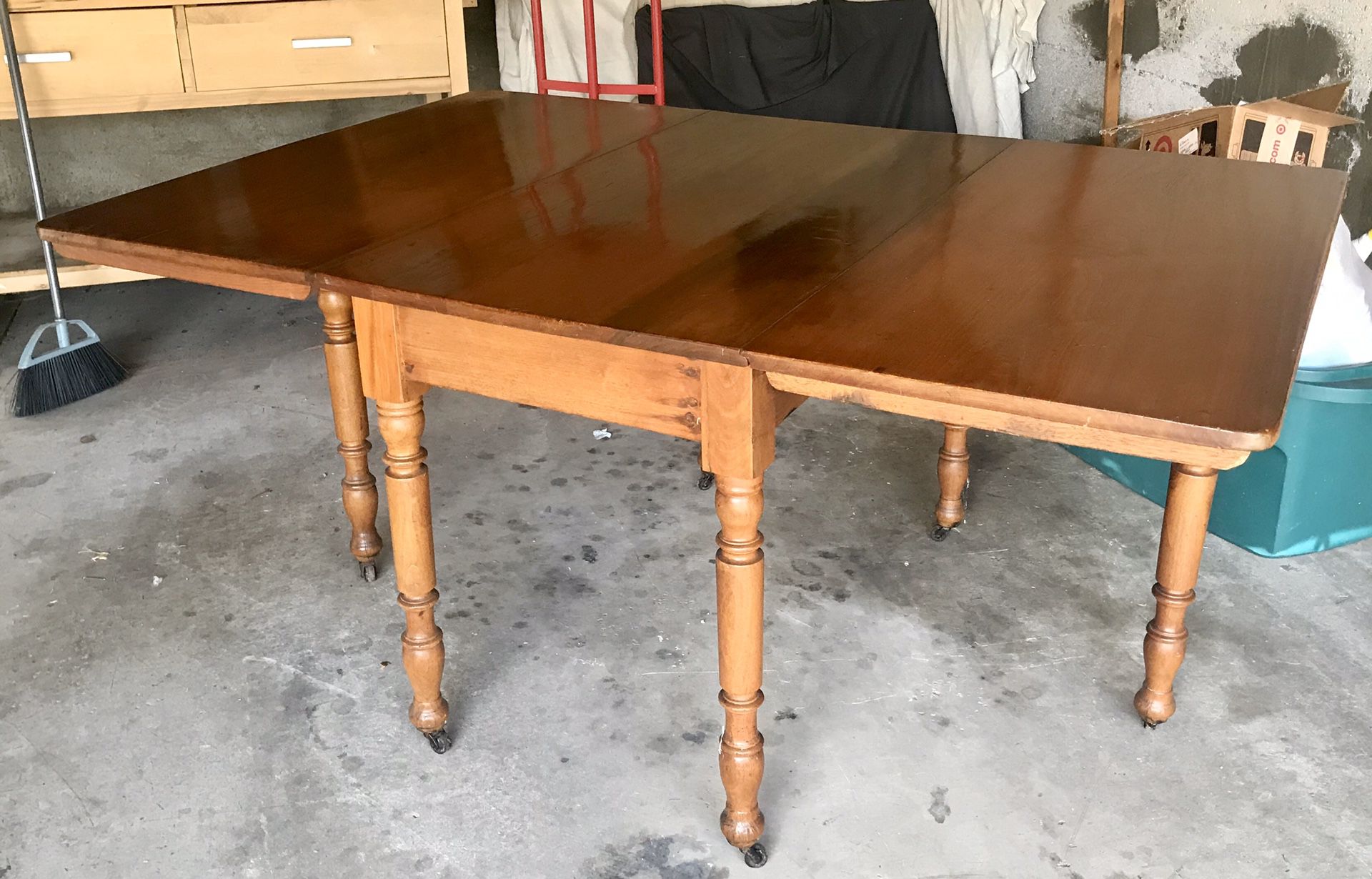 FREE! Gorgeous Dining Table- perfect condition