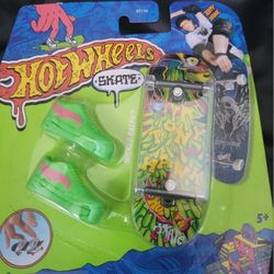 Hot Wheels Tony Hawk Skateboard 