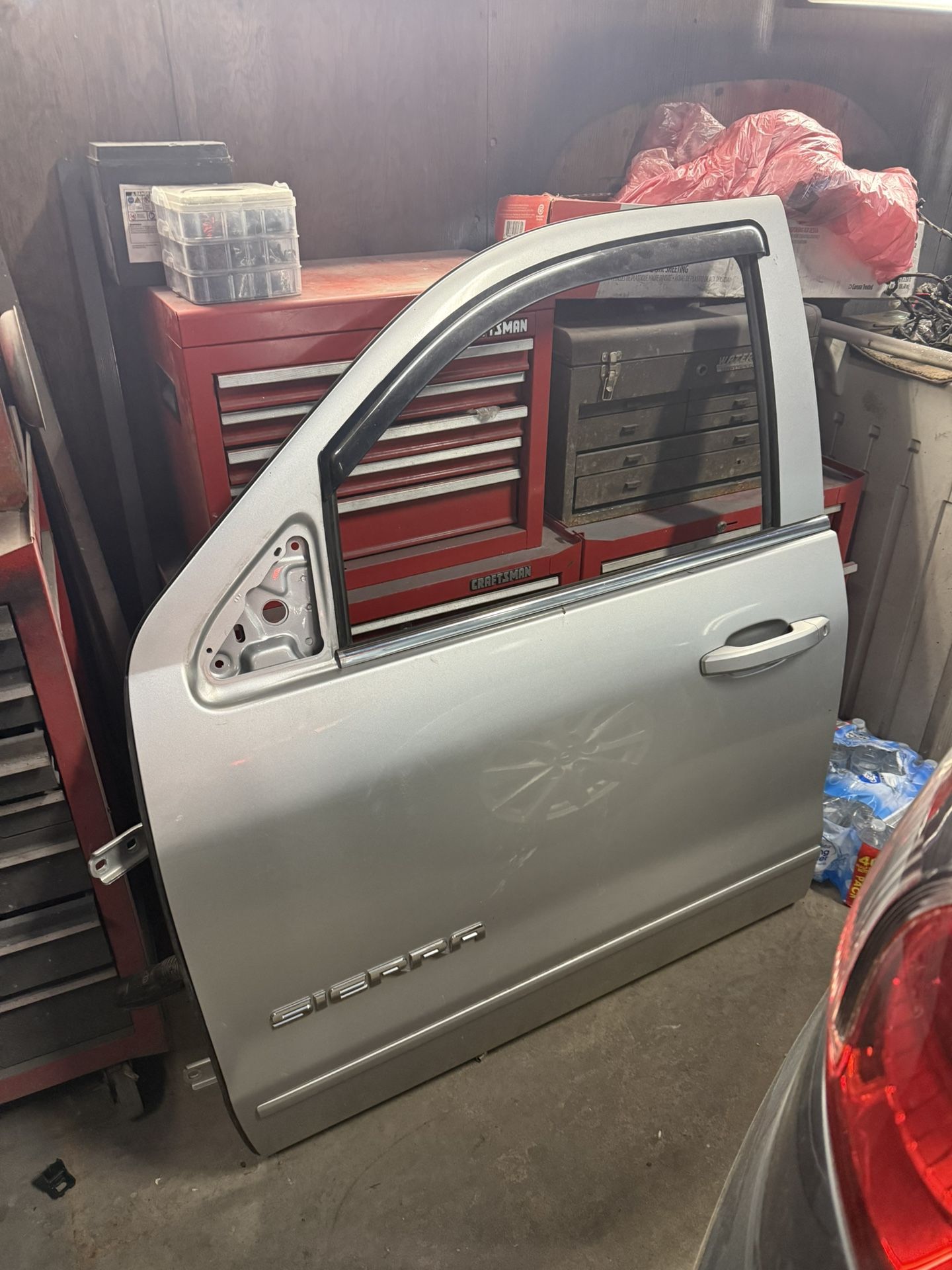 2014-2018 GMC Sierra Driver Side Door