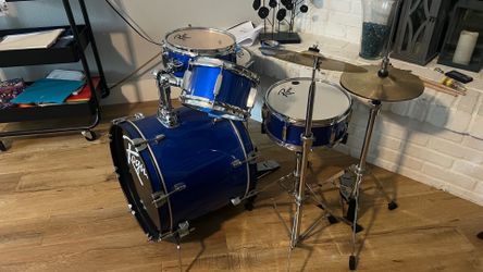 Junior drum kit