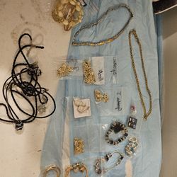 Jewelry Not Sure What All It Is. Make Offer For All