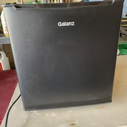 Galanz 1.7 Cu ft Single Door Mini Fridge GL17BK, Black, New