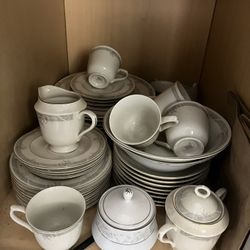 Fine Collection 38 Pieces Antique Dinnerware Set