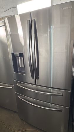 Samsung refrigerator from 2023