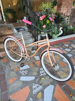 Woman's Beach Cruiser