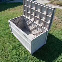 suncast storage box