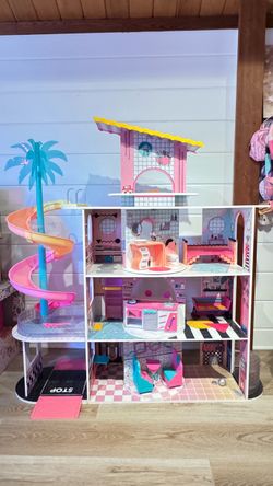 LOL Surprise OMG Dollhouse with Slide