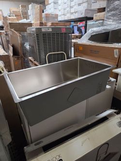 Stainless Steel Undermount Kitchen Sink