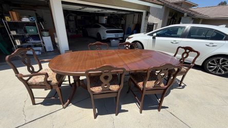 Queen Anne style table