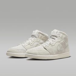 Nike Men's Size 9  Air Jordan 1 Shoes