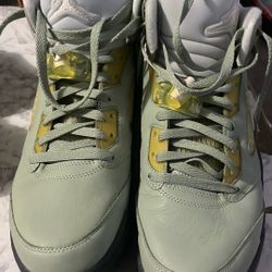 MULTIPLE JORDANS GIVE A REASONABLE PRICE  