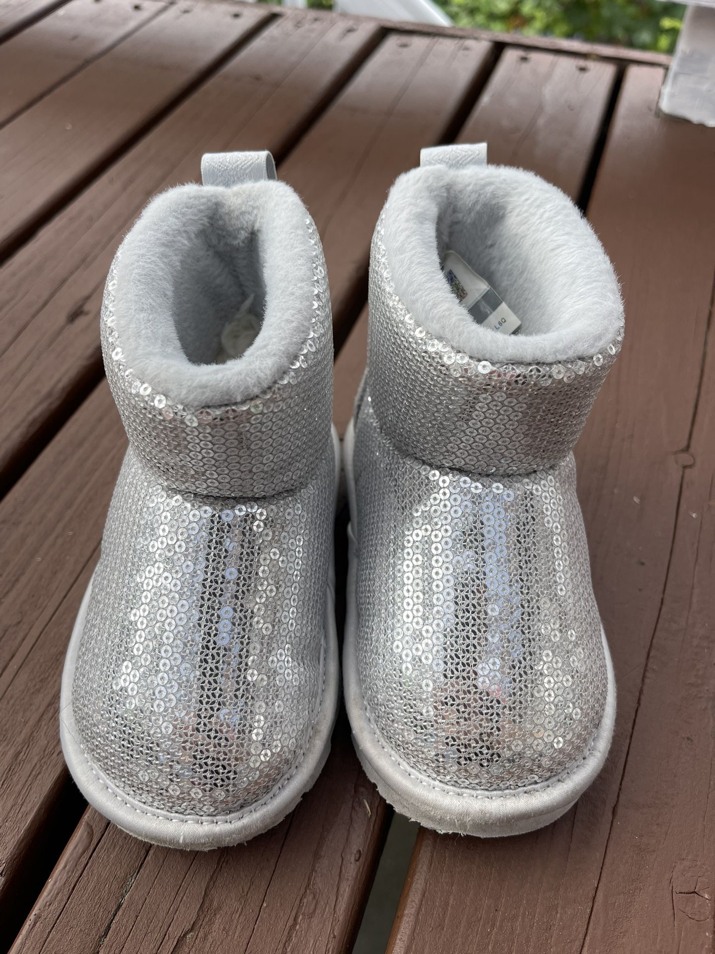 Ugg Boots For Toddler. Size 6