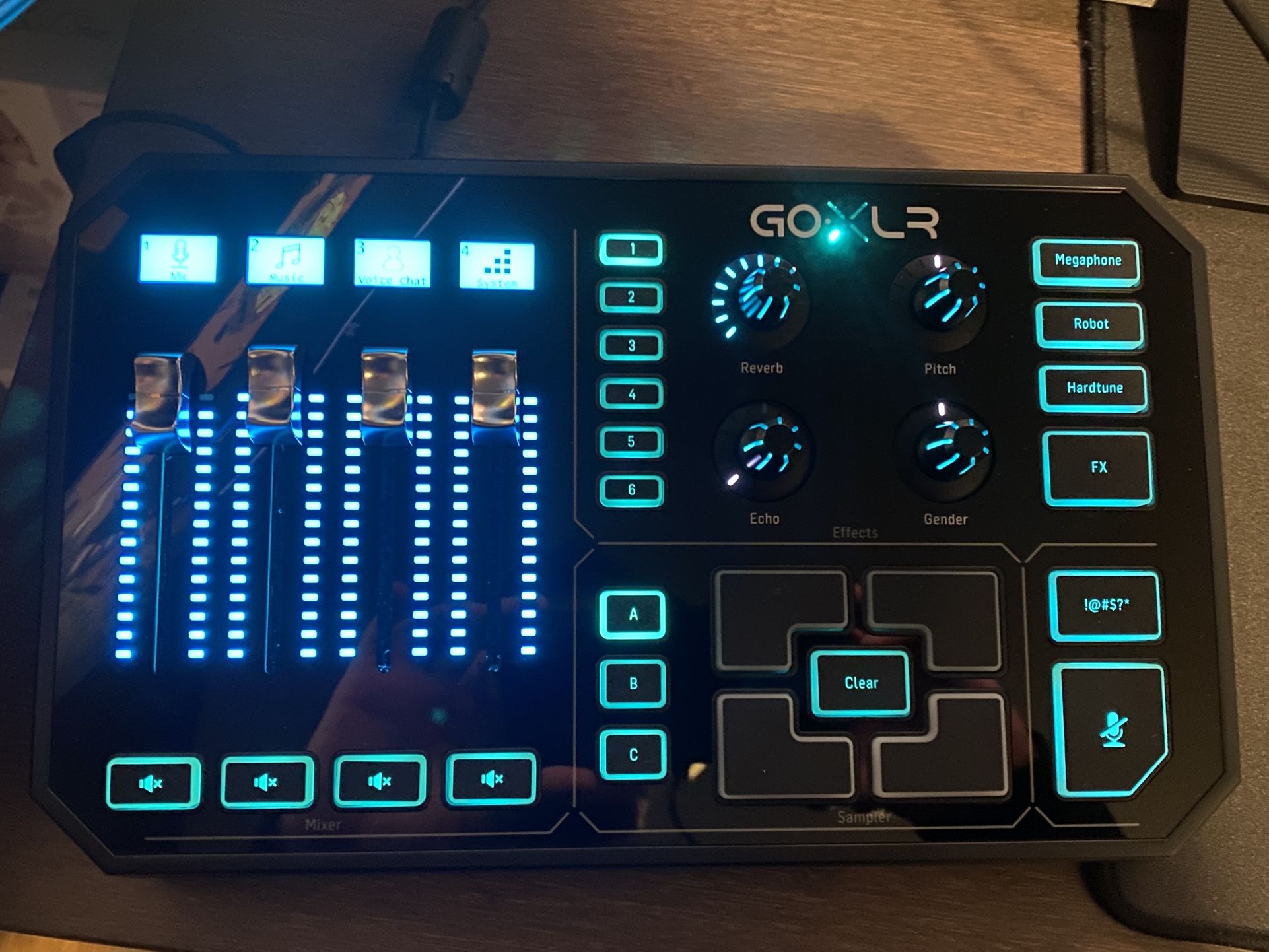 (Broken) GoXLR and Accessories