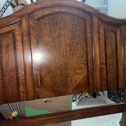 Moving sale  Queen sleigh bed