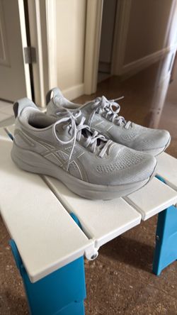 ASICS Women's Kayano 32