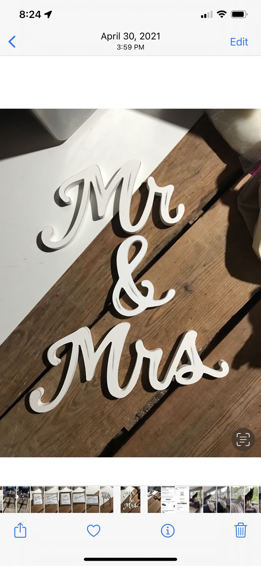 Mr & Mrs, Wood Stand Wedding 