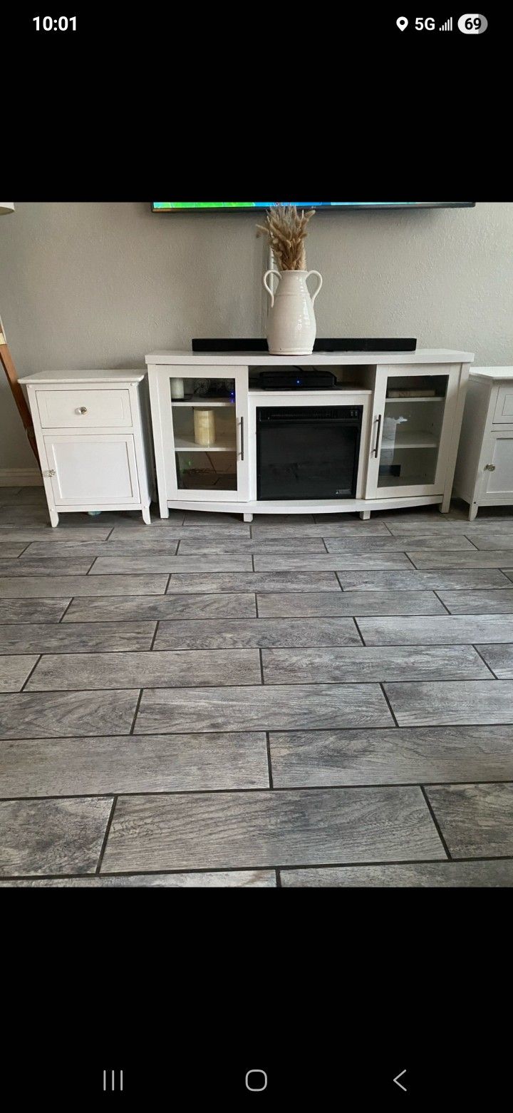 FURNITURE, ENTERTAINMENT CENTER, TABLE AND CHAIRS, SHELF