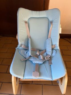 Infant Rocker w/Safety Straps