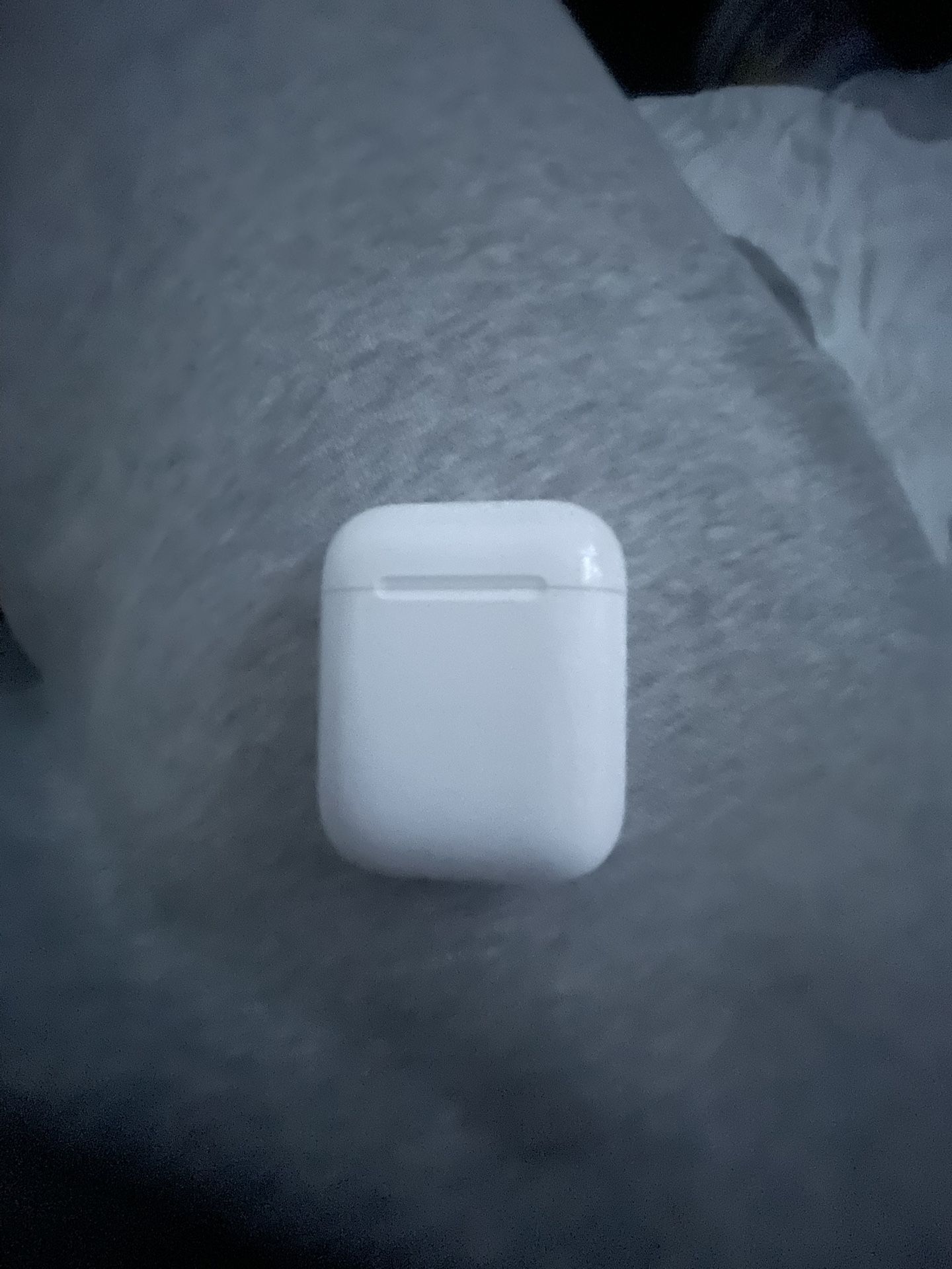 Apple Airpods 1st Gen (CASE ONLY)